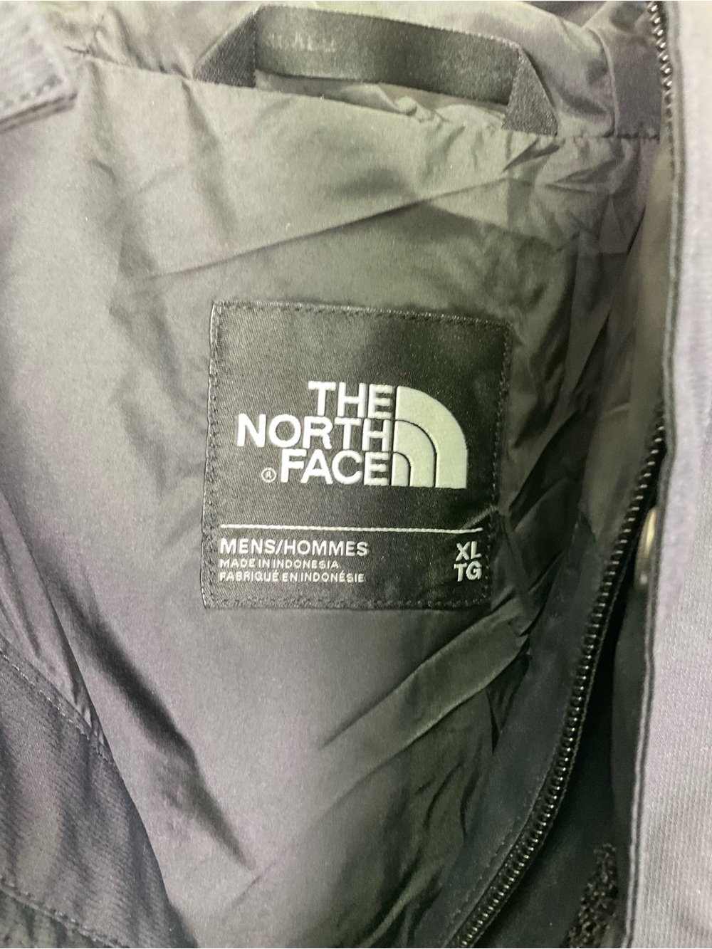 The North Face Men's Black Hooded Rain Jacket - Picture 8 of 13